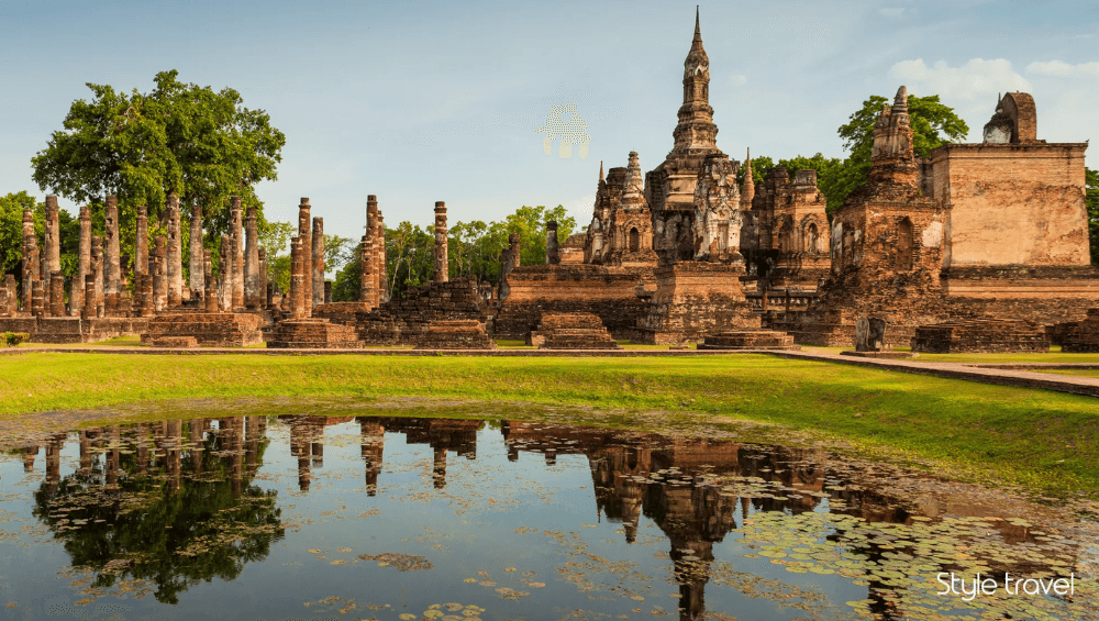 Wat Mahathat - Famous Temple in Thailand