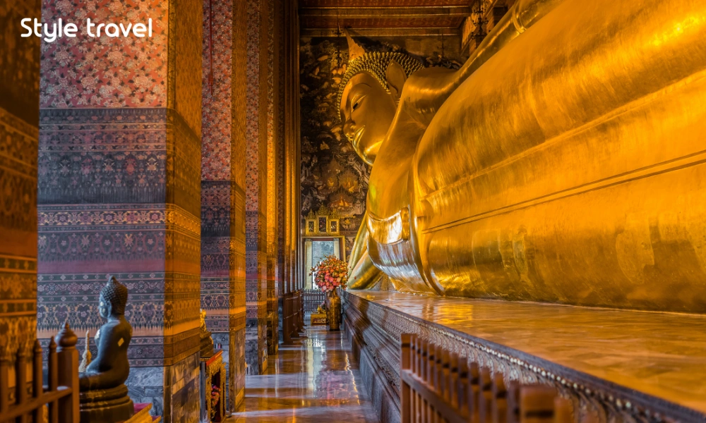 Reclining Buddha in Wat Pho Bangkok Thailand
