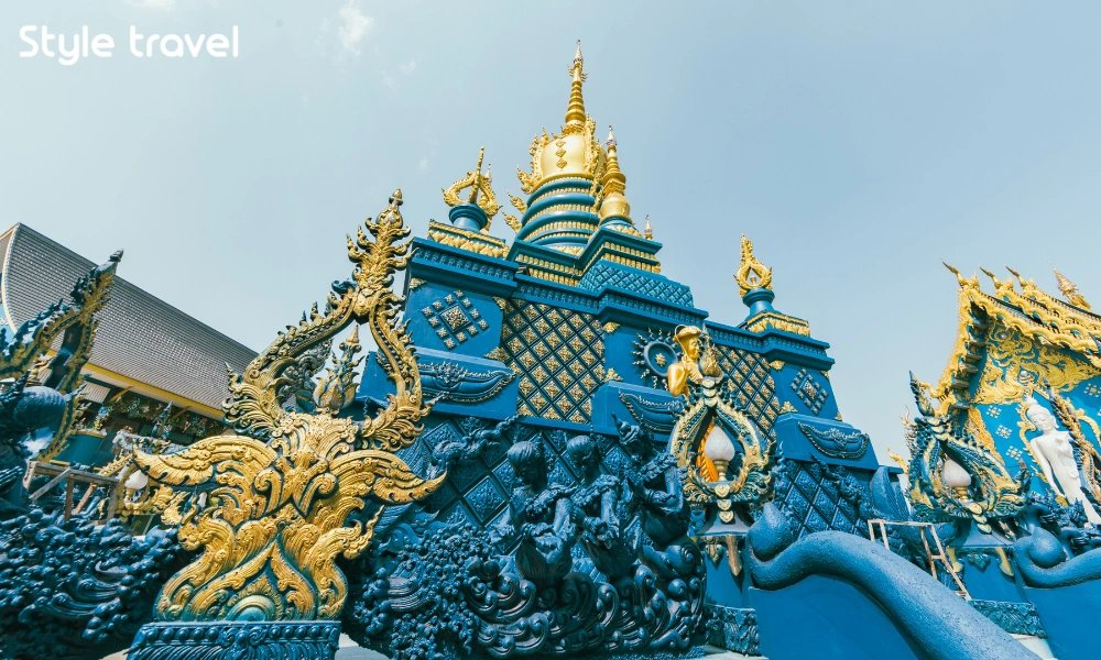 Wat Rong Suea Ten (Blue Temple) in Chiang Rai, Thailand
