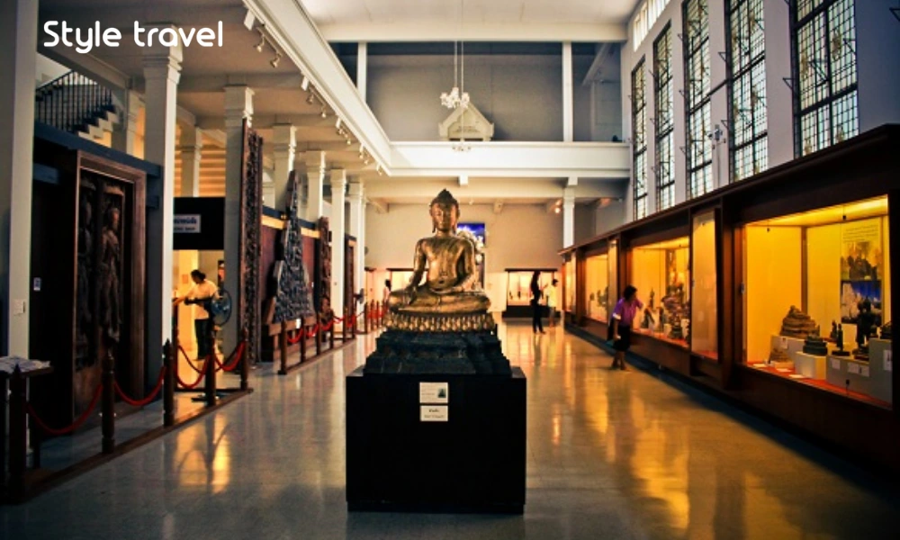 Chao Sam Phraya National Museum