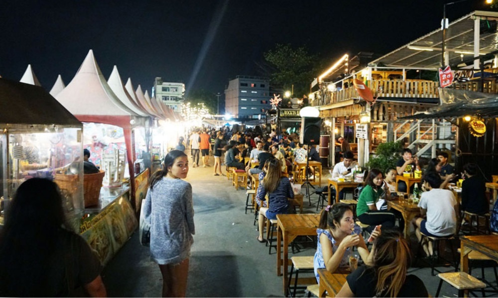 Indy Market Dao Khanong