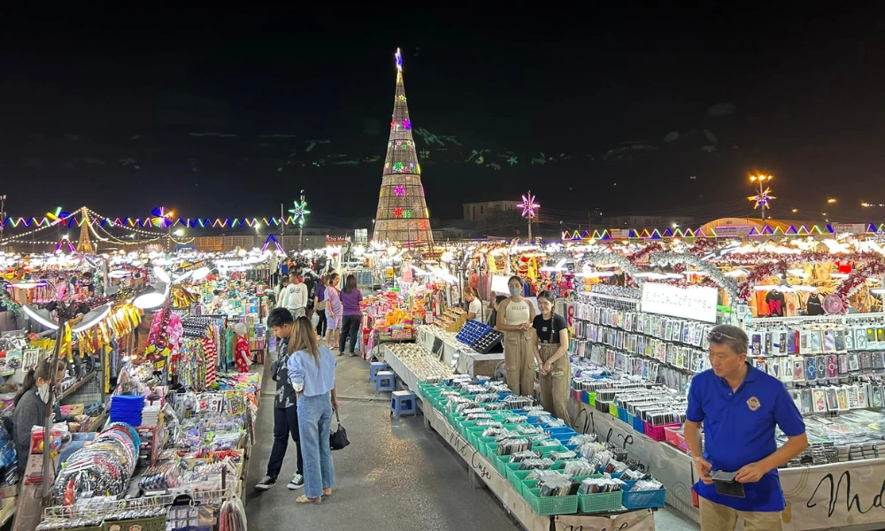 Liab Duan Night Market, Ramintra