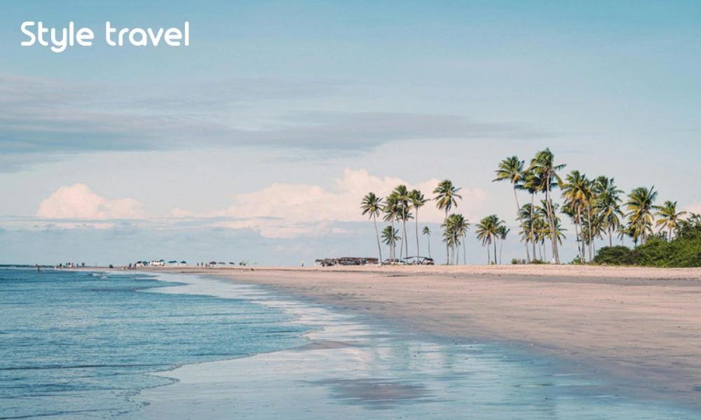White sand and beachfront scenery on Koh Samet Island in Thailand